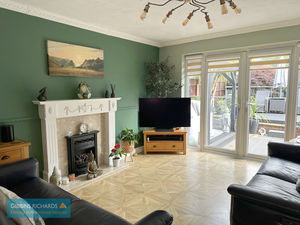 Living Room- click for photo gallery
